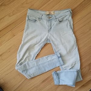 Light wash super skinny jeans